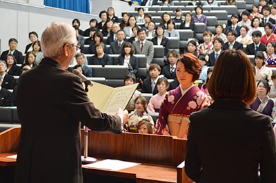 日本看護系大学協議会より、卒業生代表表彰