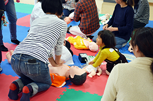 お母さんと一緒に練習