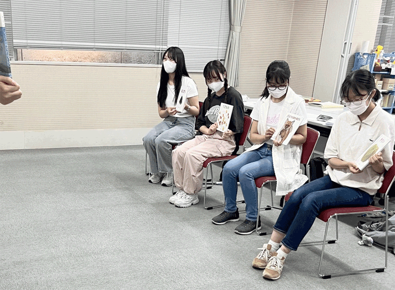 11月30日(土)に開催した横浜市緑図書館でこども教育学部学生が絵本を読み聞かせるイベントが横浜市緑区 ホームページで紹介されました